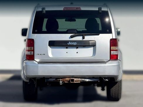 Used 2011 Jeep Liberty Sport image 4