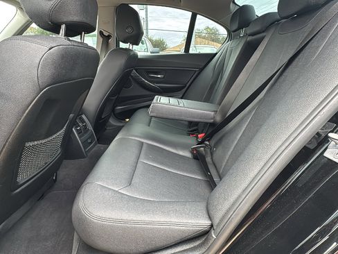 Used 2018 BMW 320i Sedan image 15