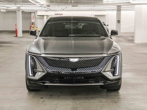 Used 2026 Cadillac Lyriq Premium Luxury image 2