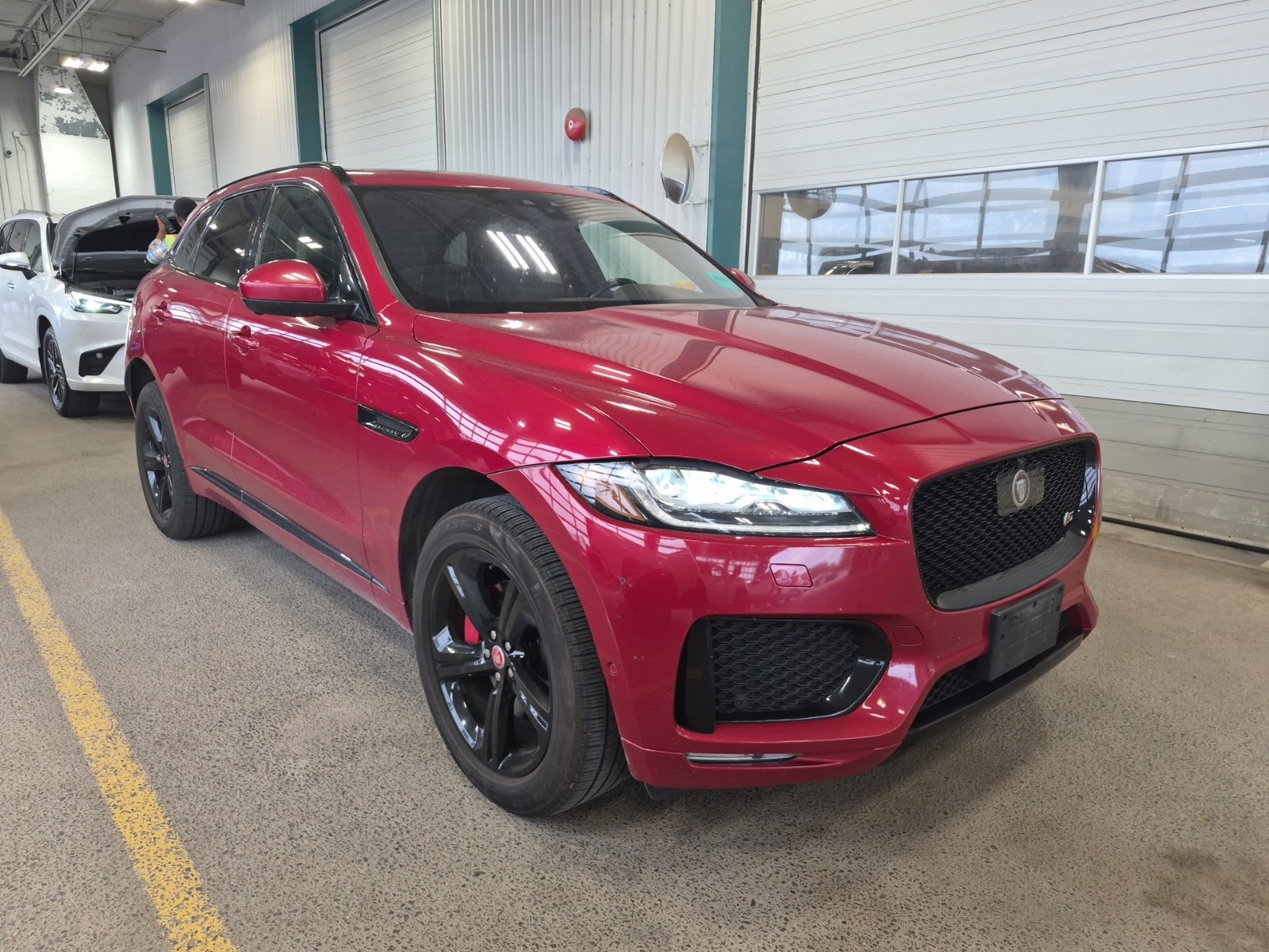Used 2019 Jaguar F-PACE S AWD/4WD image 5