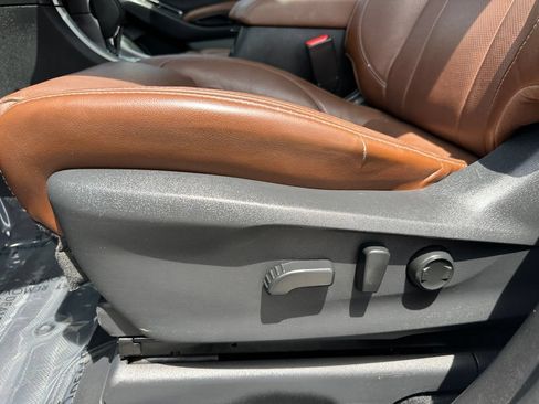Used 2019 Subaru Ascent Touring AWD/4WD image 14