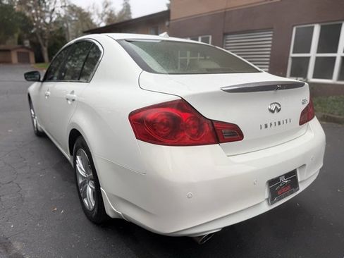 Used 2011 INFINITI G37 x w/ Premium Pkg image 7