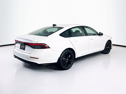 Used 2025 Honda Accord SE image 9