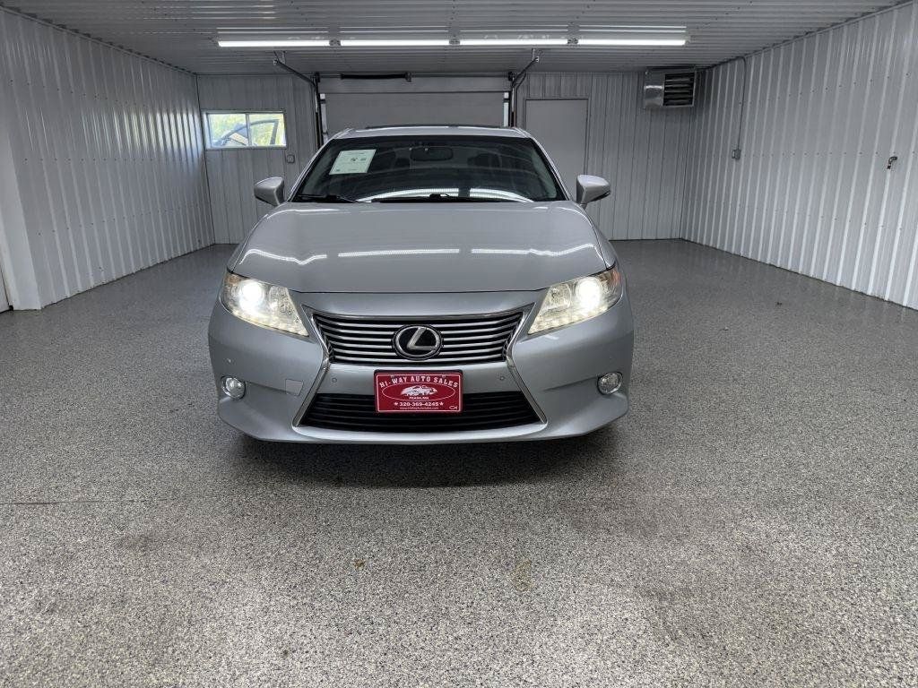 Used 2013 Lexus ES 350 w/ Luxury Pkg FWD image 2