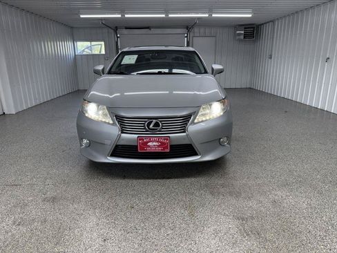 Used 2013 Lexus ES 350 w/ Luxury Pkg FWD image 2