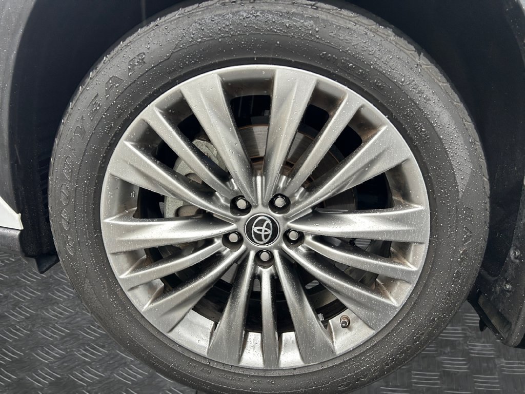 Used 2023 Toyota Highlander Platinum FWD image 14