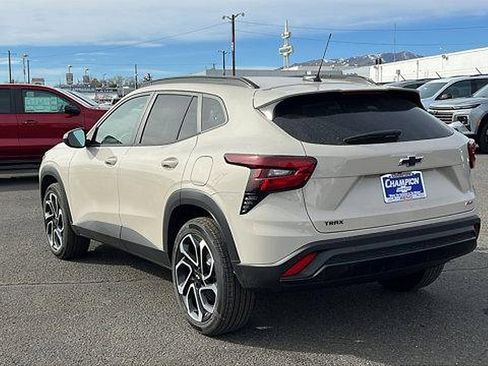 New 2026 Chevrolet Trax RS w/ Driver Confidence Package image 7