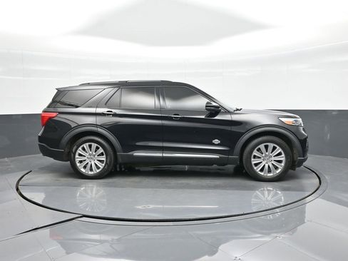 Used 2021 Ford Explorer King Ranch w/ Premium Technology Package image 16