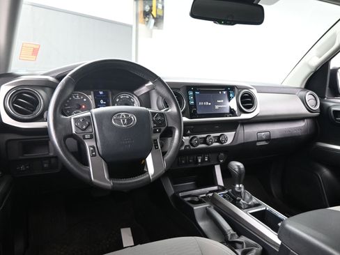 Used 2019 Toyota Tacoma SR5 image 18
