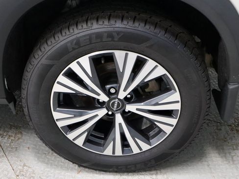 Certified 2022 Nissan Rogue SV image 19