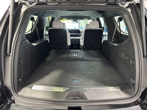 Used 2025 Chevrolet Suburban Premier AWD/4WD image 66