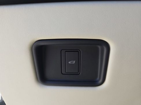 Certified 2024 Land Rover Range Rover Autobiography AWD/4WD image 27