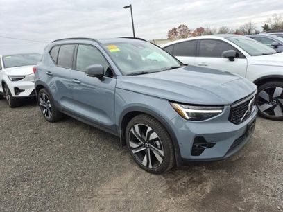 Used 2023 Volvo XC40 B5 Ultimate w/ Protection Package Premier