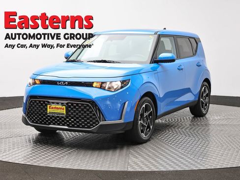 Used 2024 Kia Soul EX FWD image 1