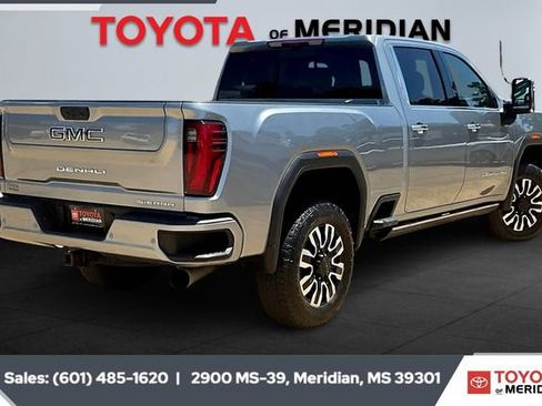 Used 2025 GMC Sierra 2500 Denali Ultimate image 11