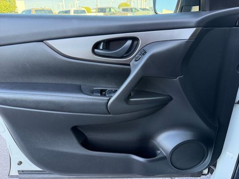 Used 2019 Nissan Rogue Sport S FWD image 13