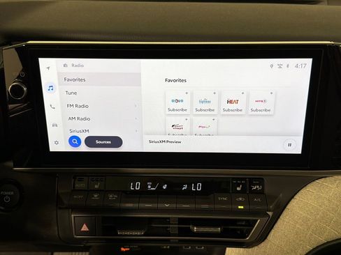 Used 2025 Toyota Camry XLE image 29