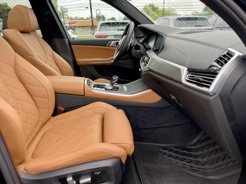 Used 2023 BMW X5 xDrive40i w/ M Sport Package AWD/4WD image 15