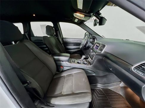 Used 2020 Jeep Grand Cherokee Laredo image 38