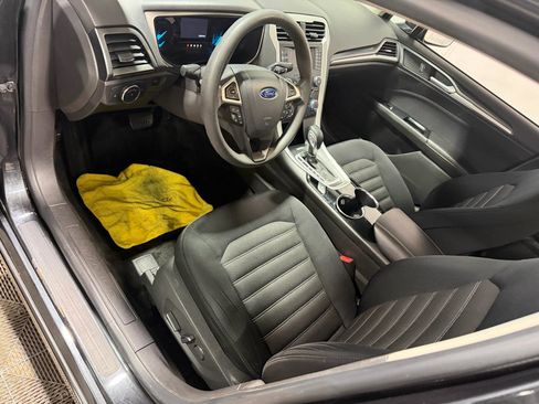 Used 2014 Ford Fusion SE image 24