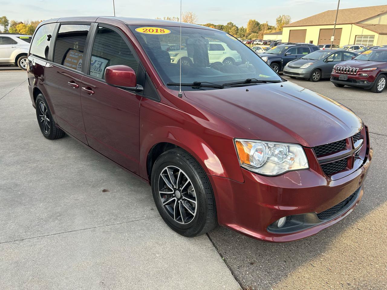 Used 2018 Dodge Grand Caravan GT FWD image 3