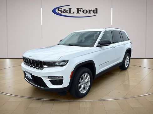 Used 2023 Jeep Grand Cherokee Limited AWD/4WD image 3