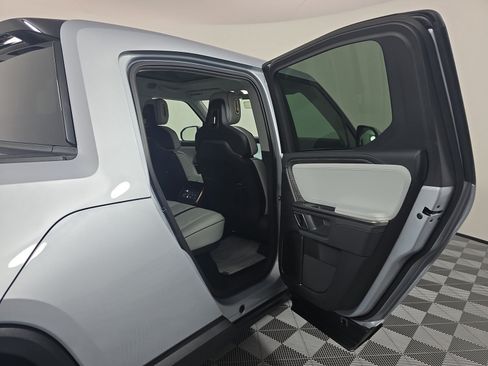 Used 2023 Rivian R1T Adventure AWD/4WD image 19