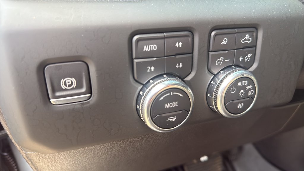 Used 2024 GMC Sierra 1500 AT4 w/ AT4 Premium Package AWD/4WD image 9