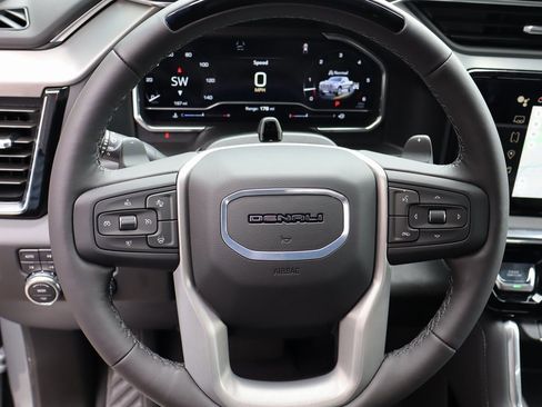 New 2025 GMC Sierra 1500 Denali image 16