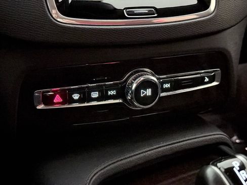 Used 2019 Volvo XC90 T6 Momentum w/ Advanced Package image 36