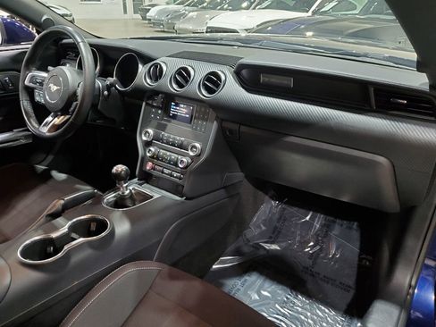 Used 2019 Ford Mustang Coupe image 14