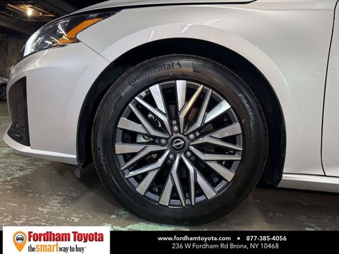 Used 2025 Nissan Altima 2.5 SV FWD image 8