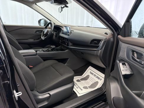 Used 2023 Nissan Rogue S FWD image 10