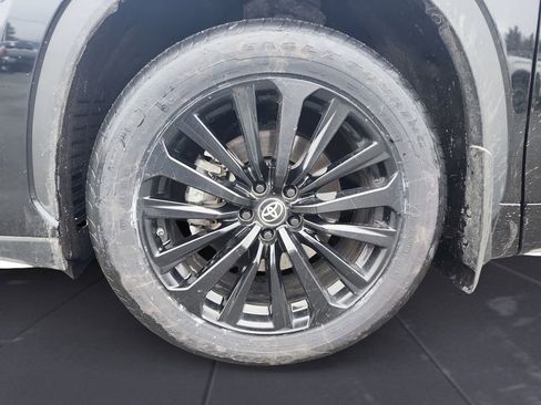 Certified 2023 Toyota Highlander XSE image 14