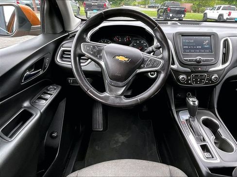 Used 2018 Chevrolet Equinox LT FWD image 16
