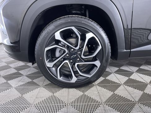 Used 2025 Chevrolet Trax RS w/ Driver Confidence Package image 25