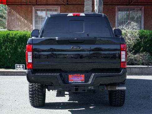 Used 2022 Ford F250 XLT w/ Black Appearance Package AWD/4WD image 7