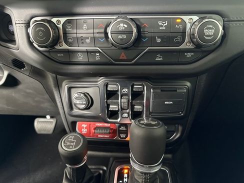 New 2026 Jeep Wrangler Unlimited Rubicon w/ Technology Group image 17