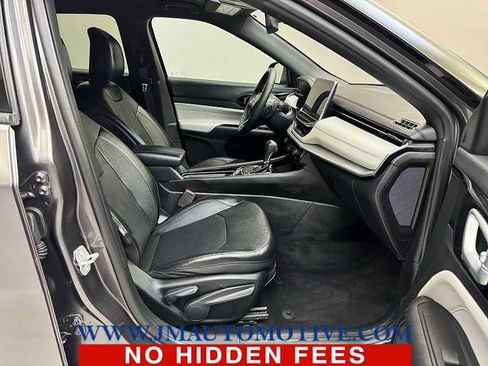 Used 2023 Jeep Compass Limited image 19