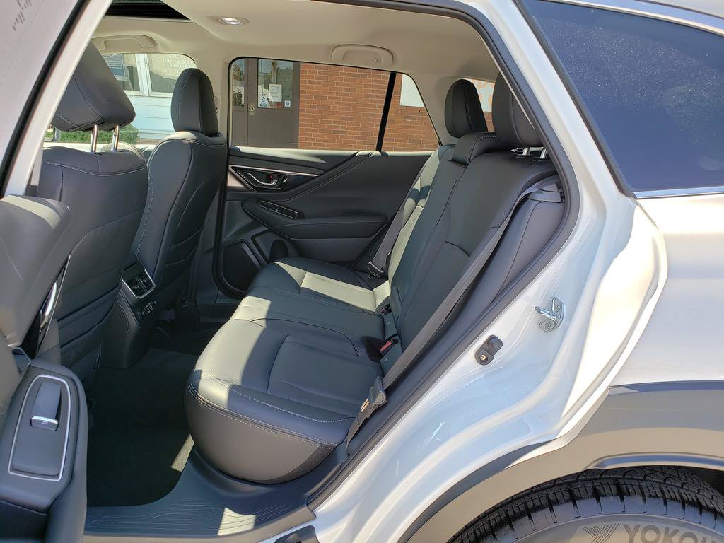 Used 2024 Subaru Outback Limited AWD/4WD image 11