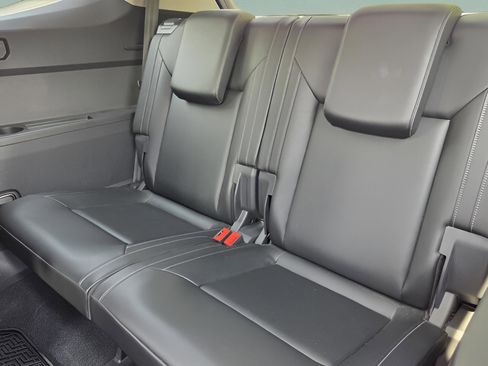 Used 2019 Volkswagen Atlas SE w/ Towing Package image 9