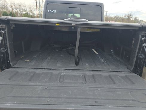 Used 2023 Jeep Gladiator Rubicon image 13