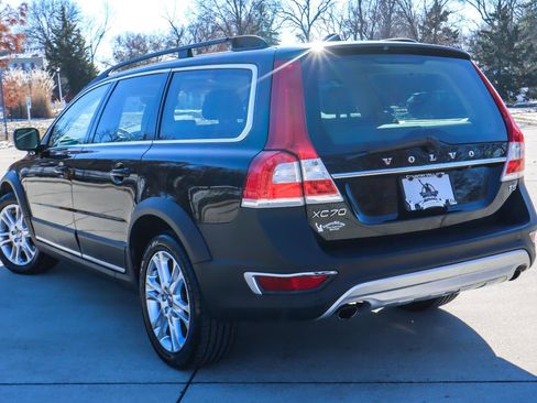 Used 2016 Volvo XC70 T5 Platinum w/ Protection Package image 16