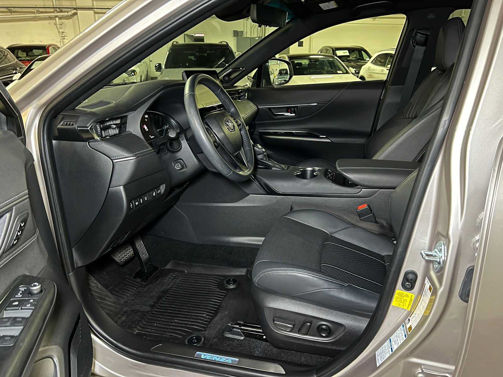 Used 2021 Toyota Venza Limited w/ Advanced Technology Package AWD/4WD image 23