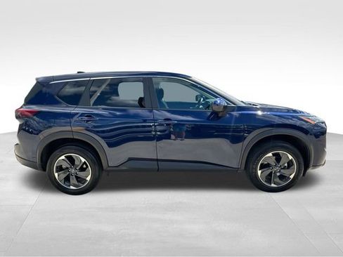 Used 2025 Nissan Rogue SV image 12