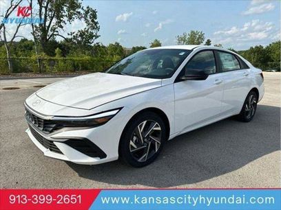 New 2025 Hyundai Elantra SEL