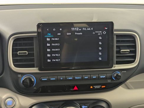 Certified 2025 Hyundai Venue Limited FWD image 21
