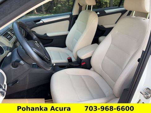 Used 2017 Volkswagen Jetta SE FWD image 26