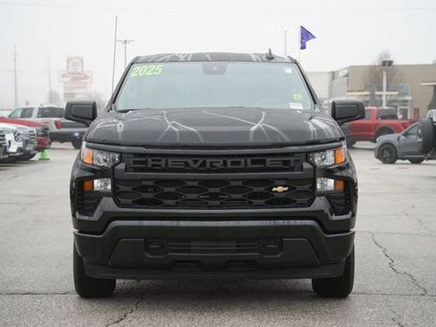 Used 2025 Chevrolet Silverado 1500 W/T w/ Trailering Package image 2