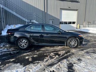 Used 2022 Toyota Camry XLE video 2